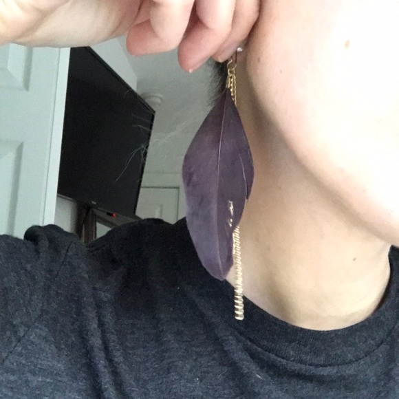 Feather and Chain Earrings - Picture 3 of 3